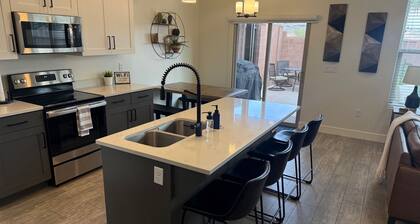 Trailhead Hideaway ... a lovely 3-bedroom townhome in Washington, Utah