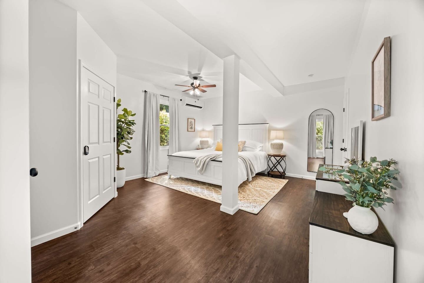 2 slaapkamers, een strijkplank/strijkijzer, wifi, beddengoed