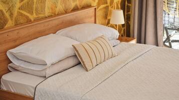 1 chambre, fer et planche à repasser, Wi-Fi, literie fournie