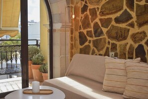 Living area - Traditional Cretan house, in the city center! (Chania)