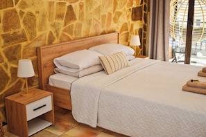 1 bedroom, iron/ironing board, WiFi, bed sheets - Traditional Cretan house, in the city center! (Chania)