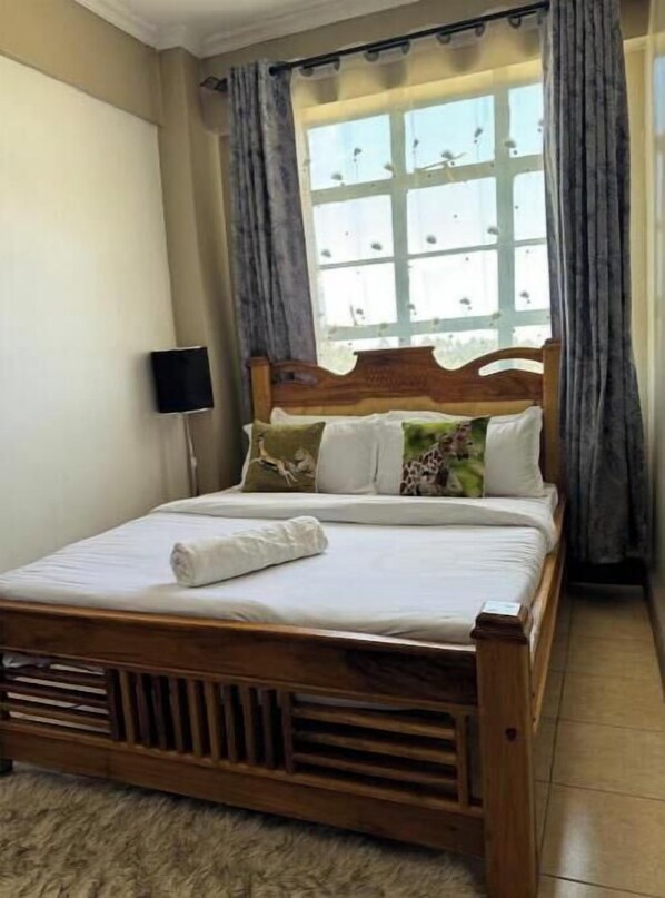 2 bedrooms, iron/ironing board, WiFi