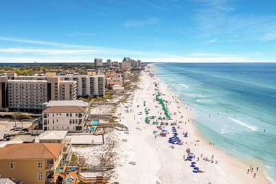 Private Pool and Spa! Game Room! Elevator! Grill! Bikes! Sleeps 44!