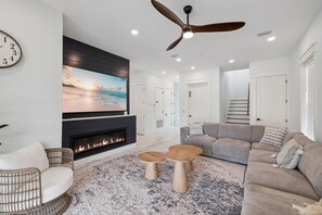 TV, lareira, pebolim