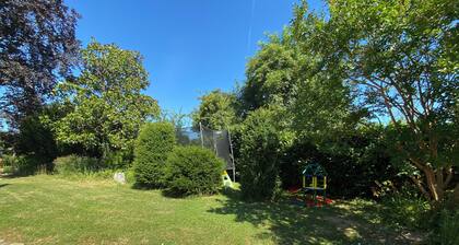 Gites au calme avec jardin, terrasse, parking... tout pour un excellent repos !