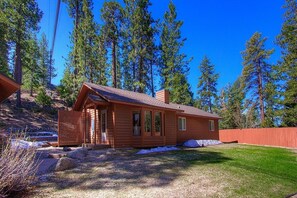 House, 3 Bedrooms | Exterior