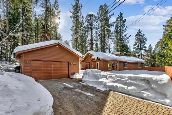 House, 3 Bedrooms | Exterior