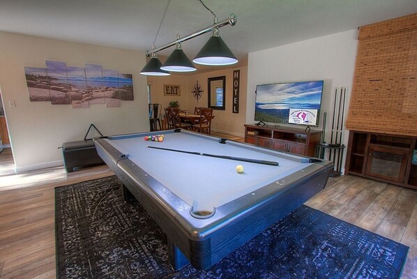Casa, 3 habitaciones | Sala de juegos