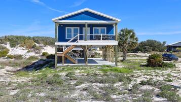 House, 4 Bedrooms | Exterior