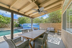 House, 3 Bedrooms | Outdoor dining - Desert Oasis Retreat Palm Meadows Gem 3 Bedroom Home (Indio)