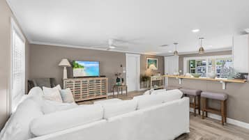 House, 3 Bedrooms | Living area | Smart TV