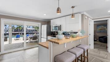 House, 3 Bedrooms | Private kitchen | Toaster