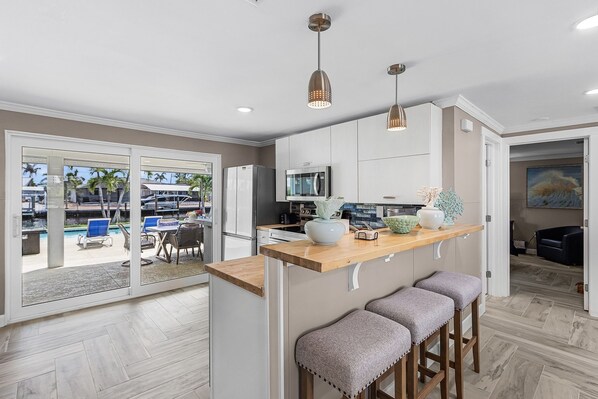 Private kitchen - 7 Dockside Dream: 3br/3ba Pool Home W/ Water Views! 3 Bedroom Home (Fort Myers Beach)