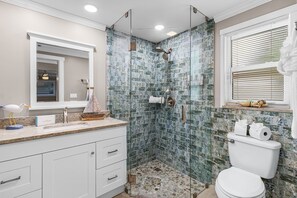House, 3 Bedrooms | Bathroom