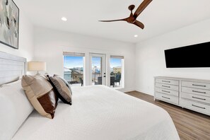 6 bedrooms, iron/ironing board, free WiFi, bed sheets