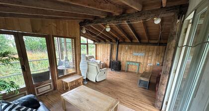 Large open plan cabin in Weston, Newark hot tub WiFi wood stove pets parking