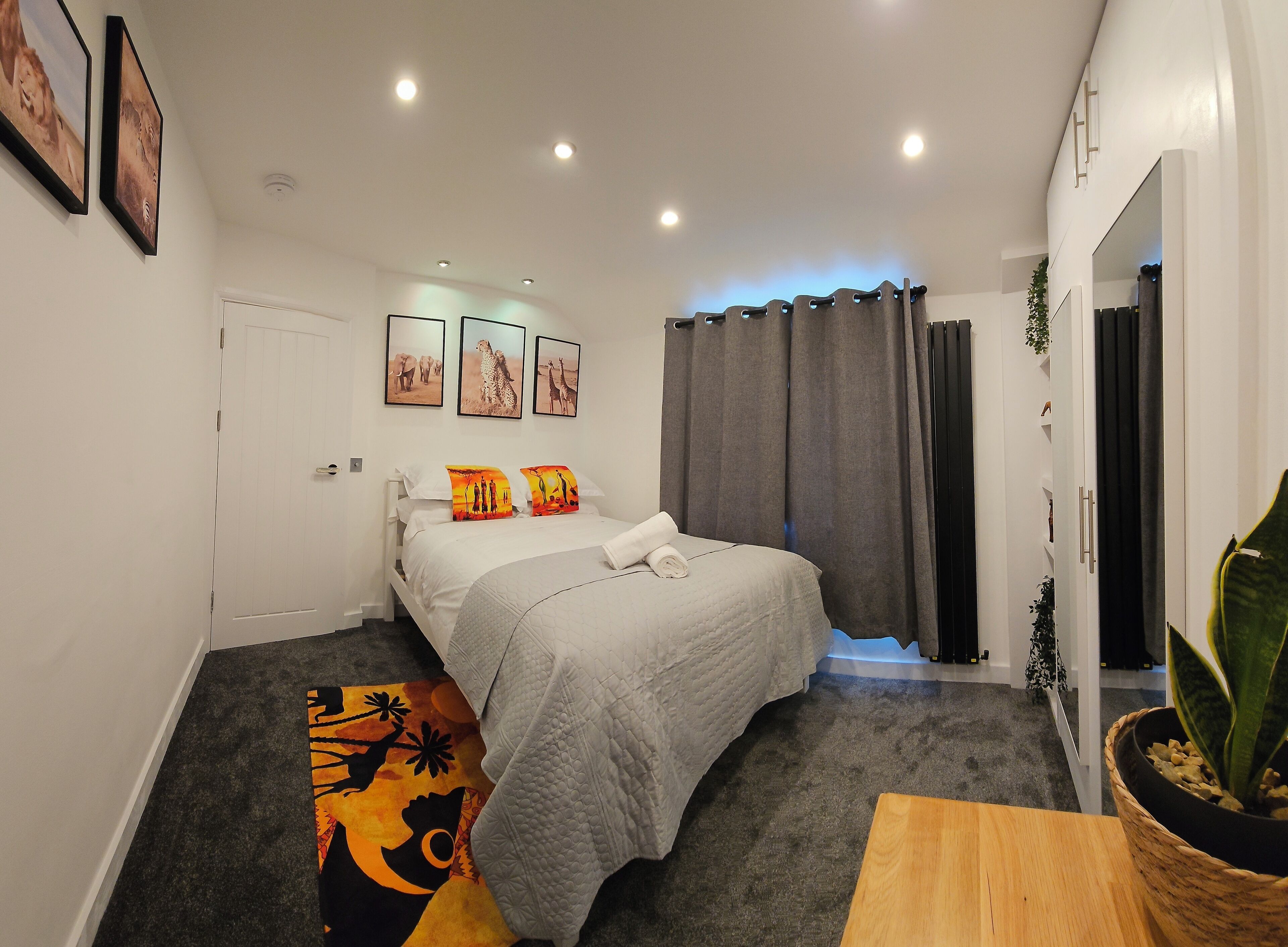 4 chambres, fer et planche à repasser, Wi-Fi, draps fournis