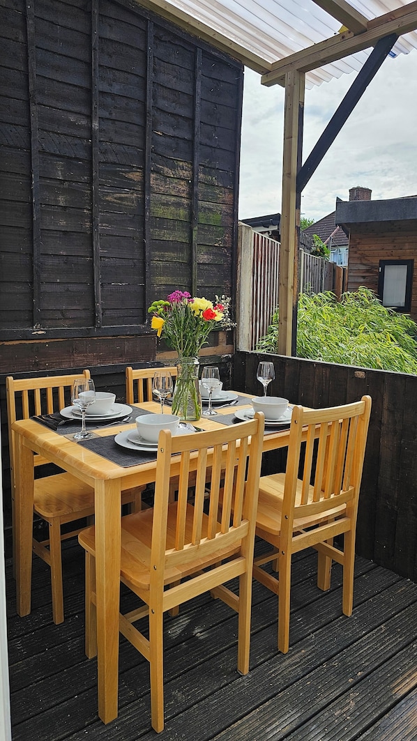 Outdoor dining