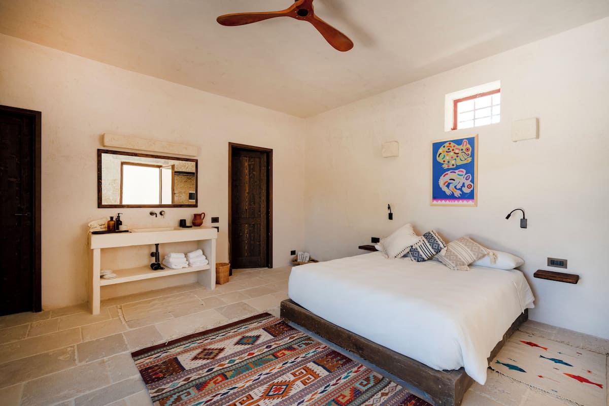 Luxury-Doppelzimmer, eigener Pool, Blick auf den Innenhof