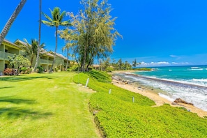 Beach - Oceanfront Studio with Panoramic Views - Kapa'a Sands 07 (Kapaa)