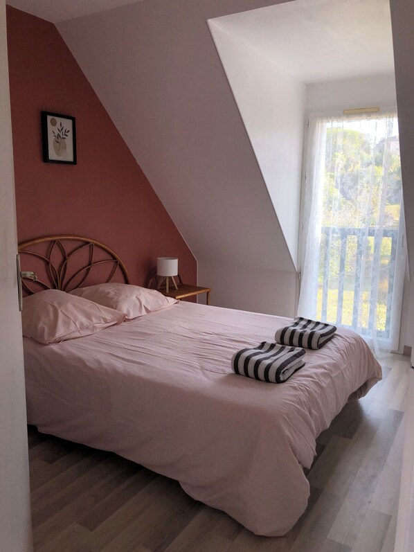 3 Schlafzimmer, Reisekinderbett, kostenloses WLAN, BettwÀsche