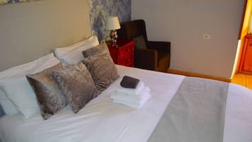 1 chambre, lit parapluie, Wi-Fi gratuit, draps fournis