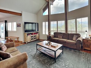 Smart TV, chimenea
