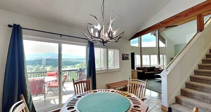 Eagle's Nest | Stunning View, Hot Tub, Great Location