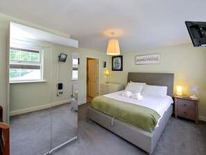 3 chambres, fer et planche Ă repasser, Wi-Fi gratuit, draps fournis