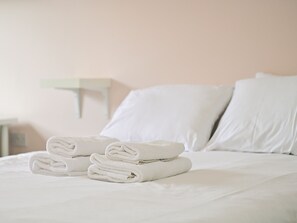 3 soverom, strykejern/-brett, wi-fi (inkludert) og sengetøy