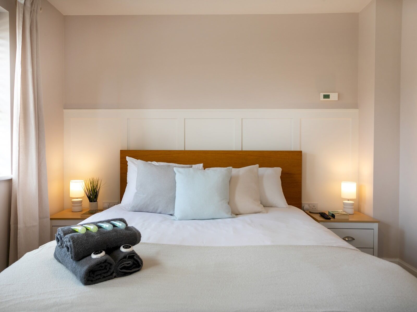 2 bedrooms, iron/ironing board, free WiFi, bed sheets