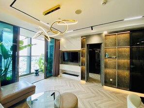 Apartment, 2 Bedrooms, Balcony, City View | Living area