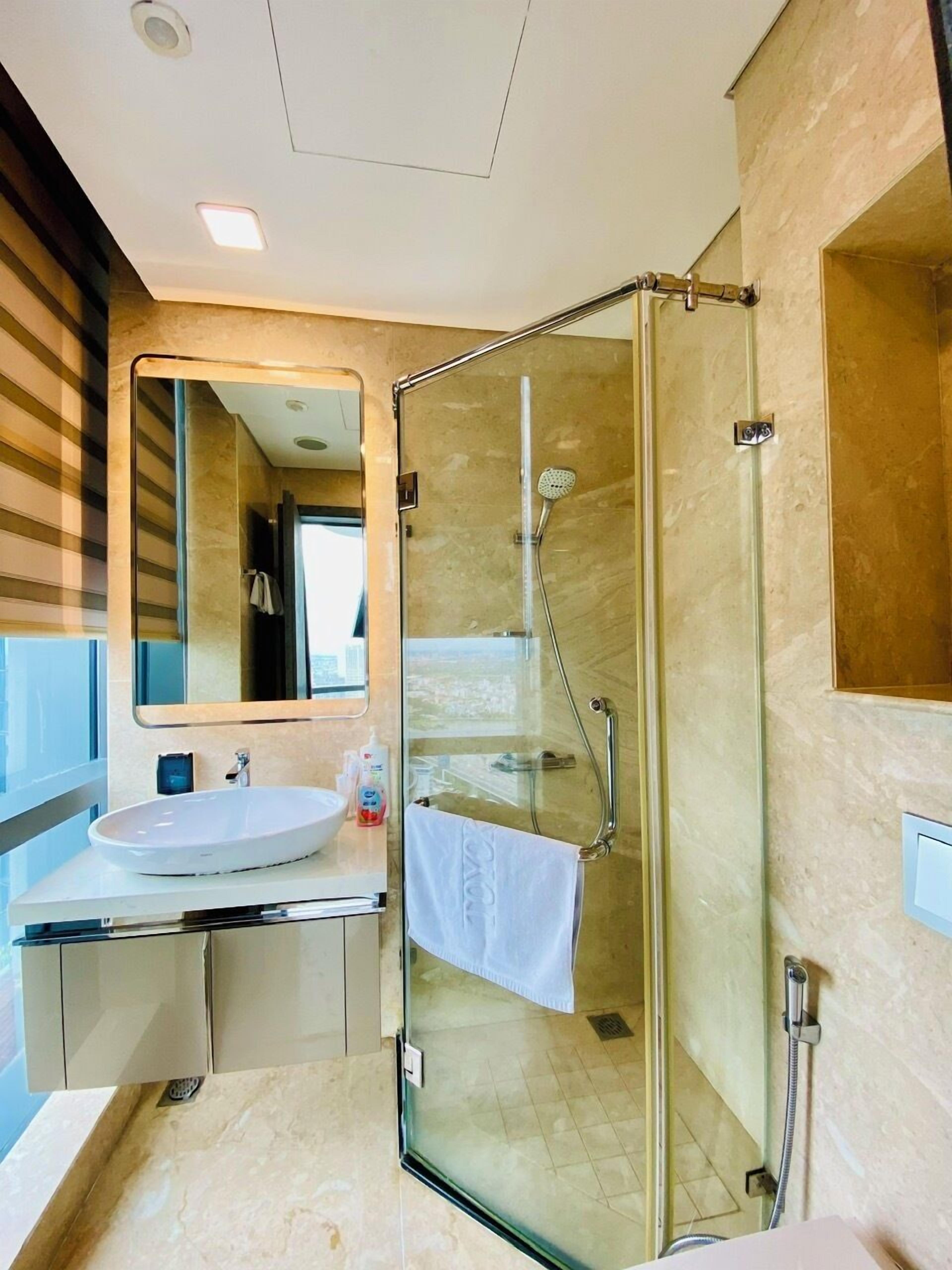 Apartment, 2 Bedrooms, Balcony, City View | Bathroom | Shower, free toiletries, hair dryer, slippers