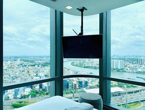 Apartment, 2 Bedrooms, Balcony, City View | Laptop workspace, blackout drapes, soundproofing, iron/ironing board