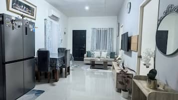 Bungalow, 2 Bedrooms, Smoking, Balcony | Interior