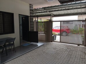 Bungalow, 2 Schlafzimmer, Raucher, Balkon | Unterkunftsgelände