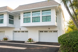 Exterior - 2-bedroom, 1.5-bath townhome, Pool, Bay Access (Longboat Key)