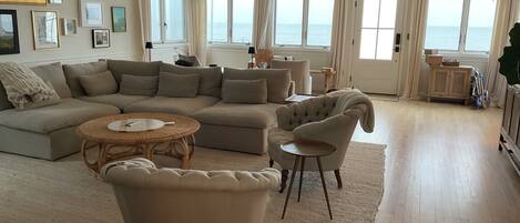 Televisie en een open haard