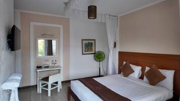 Standard Single Room, Mountain View | In-room safe, desk, laptop workspace, free WiFi