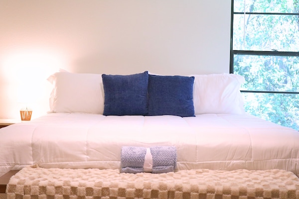 2 bedrooms, WiFi, bed sheets