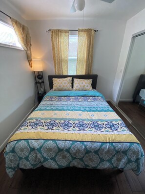 2 dormitorios, tabla de planchar con plancha, wifi y ropa de cama