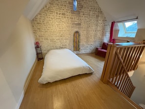 2 chambres, fer et planche à repasser, Wi-Fi, draps fournis