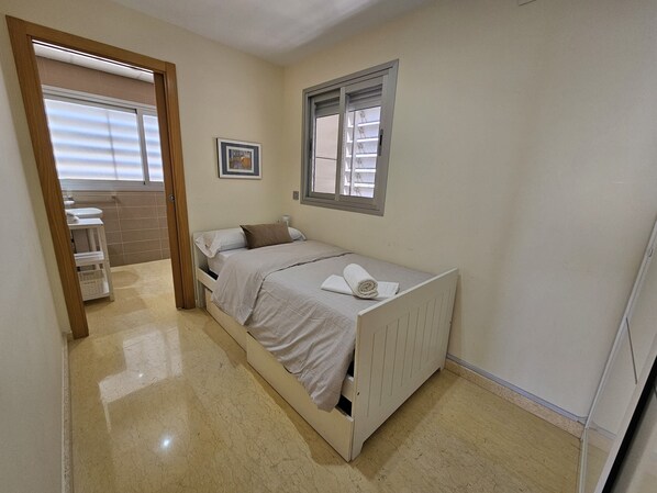 2 bedrooms, iron/ironing board - Apartment With Heated Pool (Benidorm)