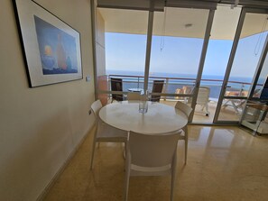 Apartment | Dining