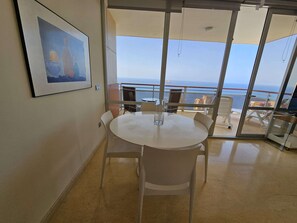 Apartment | Dining