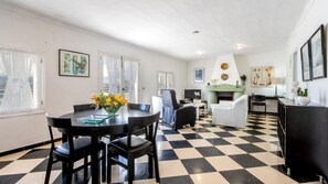 Apartment | Dining