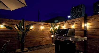 ROOF TOP 2-Bedroom PentHouse with Roof Top Patio with BBQ