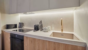 Apartment | Private kitchen - Sublime new Apartment Louvre Palais-royal (Paris)