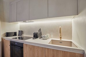 アパートメント | 専用キッチン | 冷蔵庫、電子レンジ、オーブン、コンロ