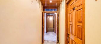 콜렉션 O 트랜스포트 나가르 메트로역